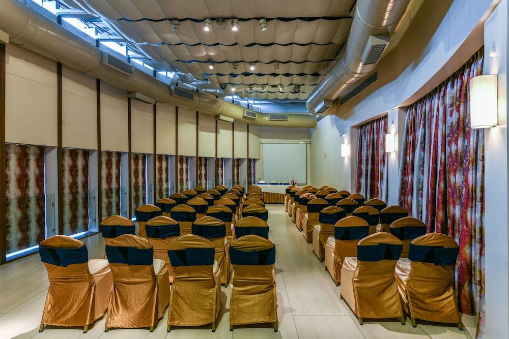 Hotel The Regale By Tunga Bombay Exterior foto