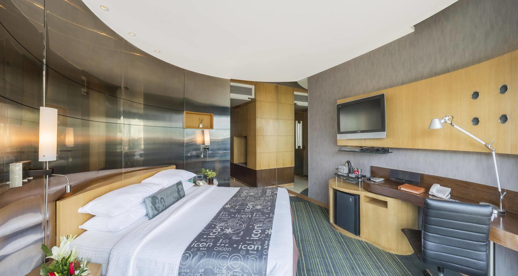 Hotel The Regale By Tunga Bombay Exterior foto
